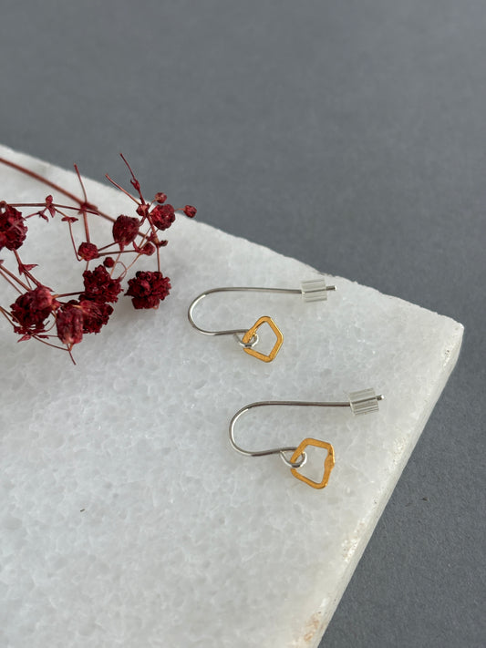 INDIAN SUMMER TINY LINKS EARRINGS