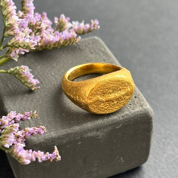 PLETHORA WIDE SIGNET RING