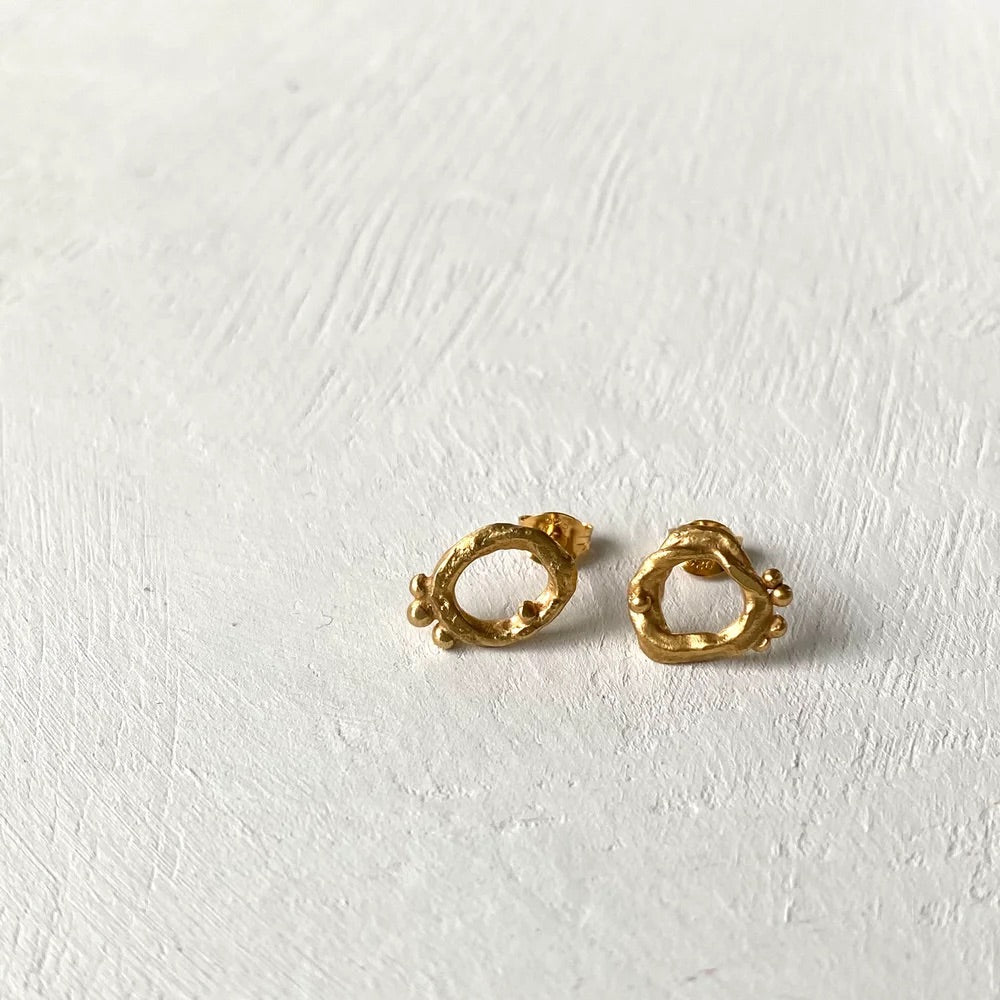 PLETHORA SMALL STUD EARRINGS