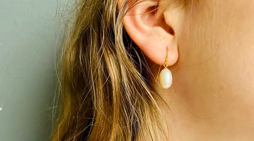 INDIAN SUMMER 9KT GOLD SMALL DROP EARRINGS
