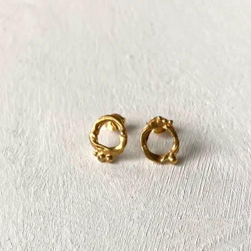 PLETHORA SMALL STUD EARRINGS