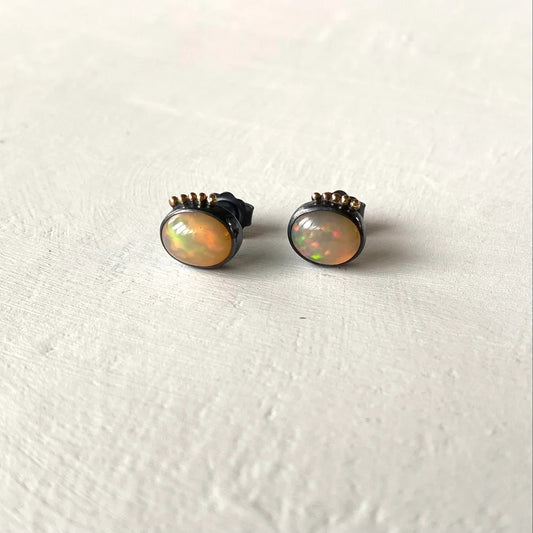 PLETHORA MISMATCHED STUD EARRINGS