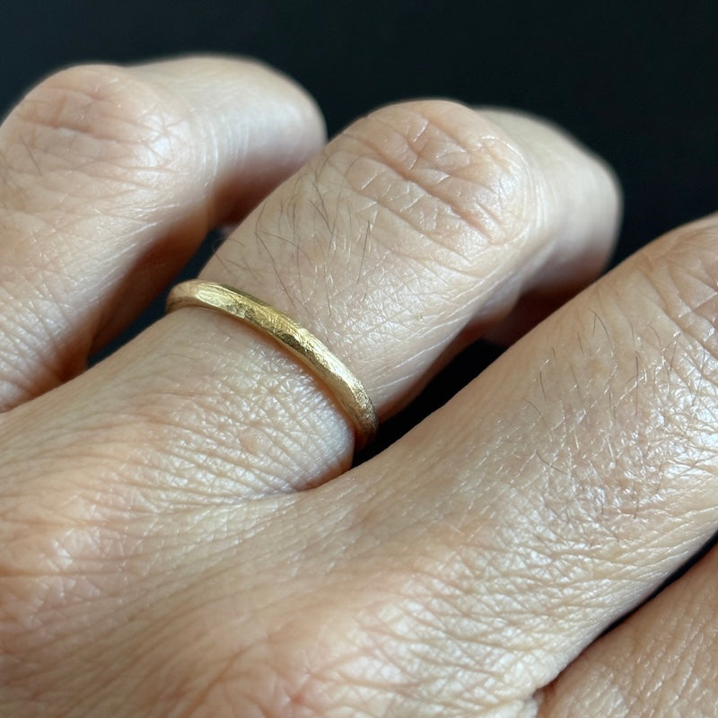 INDIAN SUMMER 2MM BAND 9CT YELLOW GOLD