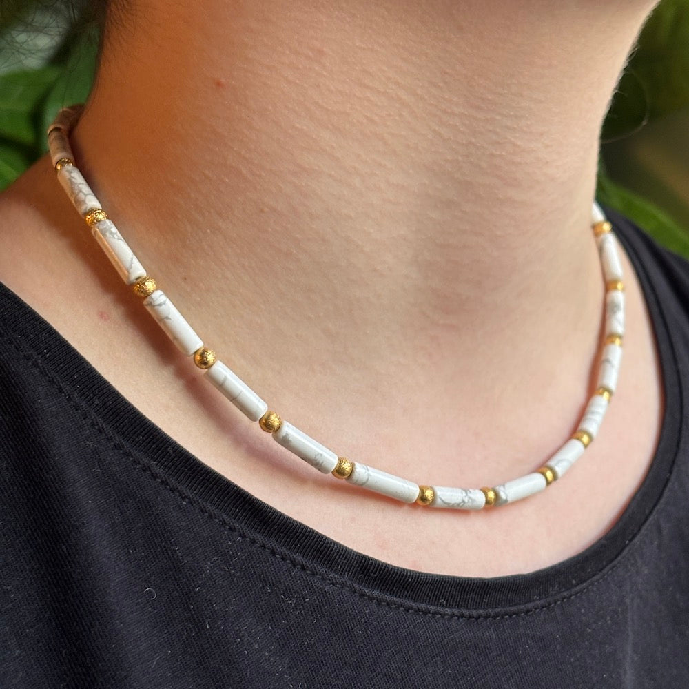 PLETHORA TIRONA NECKLACE - HOWLITE