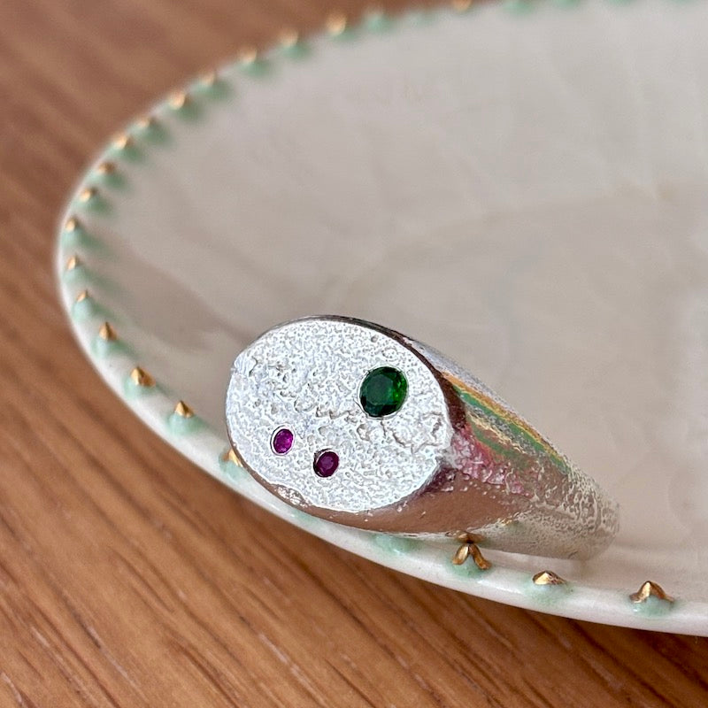 PLETHORA GEMSTONES SILVER SIGNET RING