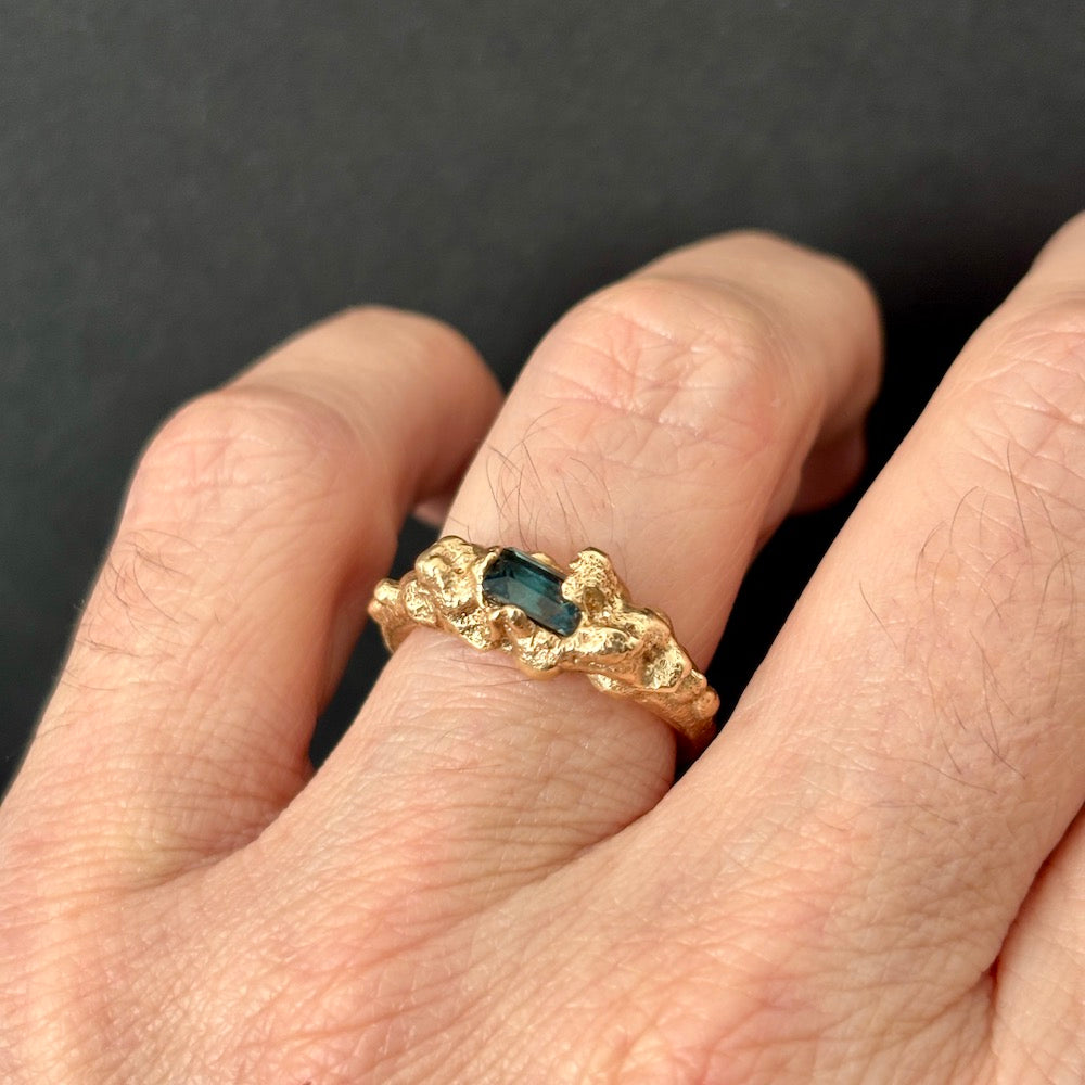 PLETHORA SEA ENCRUSTATIONS GOLD RING - LONDON BLUE TOPAZ