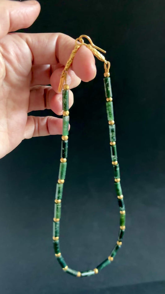 PLETHORA TIRONA NECKLACE - GREEN MOSS AGATE