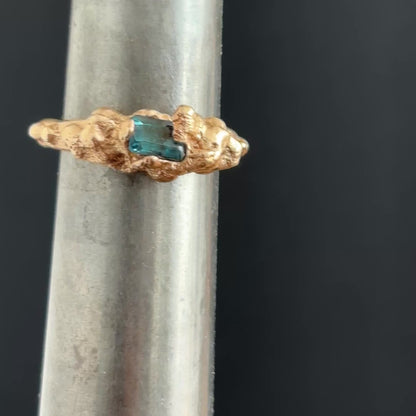 PLETHORA SEA ENCRUSTATIONS GOLD RING - LONDON BLUE TOPAZ