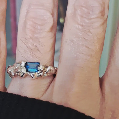 PLETHORA SEA ENCRUSTATION SILVER RING - LONDON BLUE TOPAZ