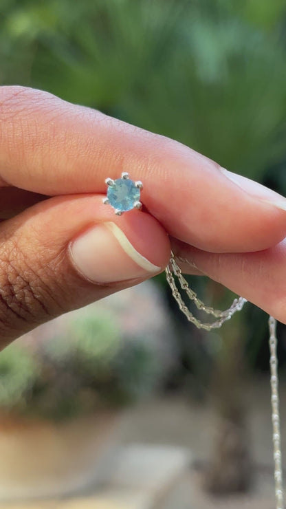 PLETHORA FLOWER SILVER PENDANT