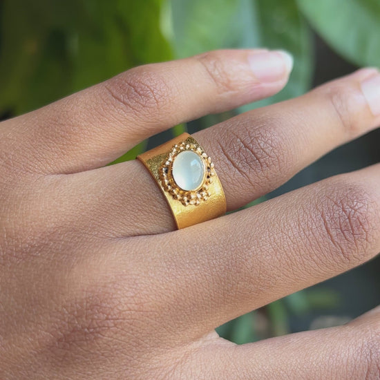 gold ring video modelled in hand